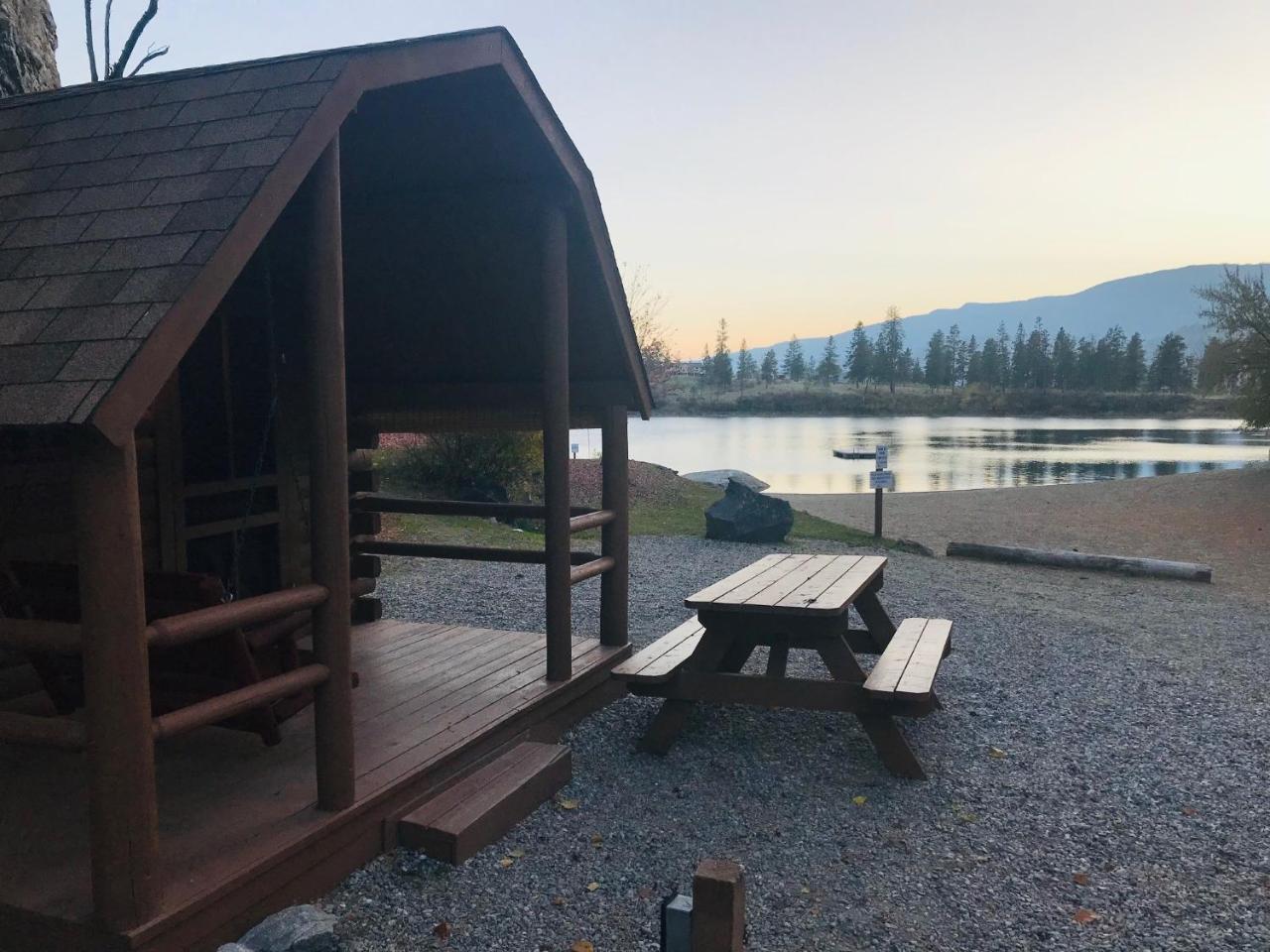 Gallagher Lake Parkbridge Hotell Okanagan-Similkameen Exteriör bild